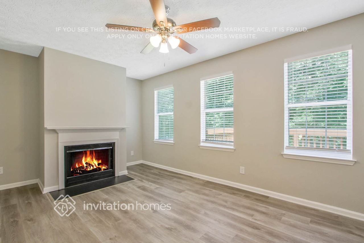 5806 Bellingrath Way - Photo 3 of 23