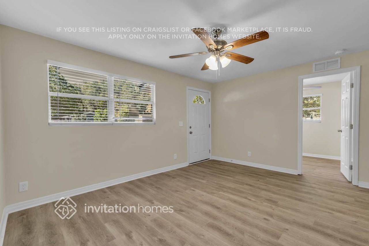 4461 Melvin Cir E - Photo 5 of 24