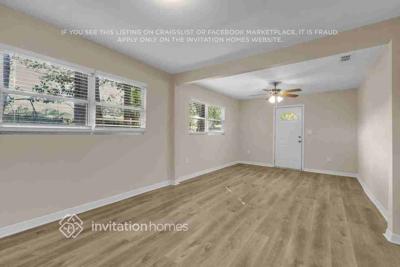 4461 Melvin Cir E - Photo 3 of 24