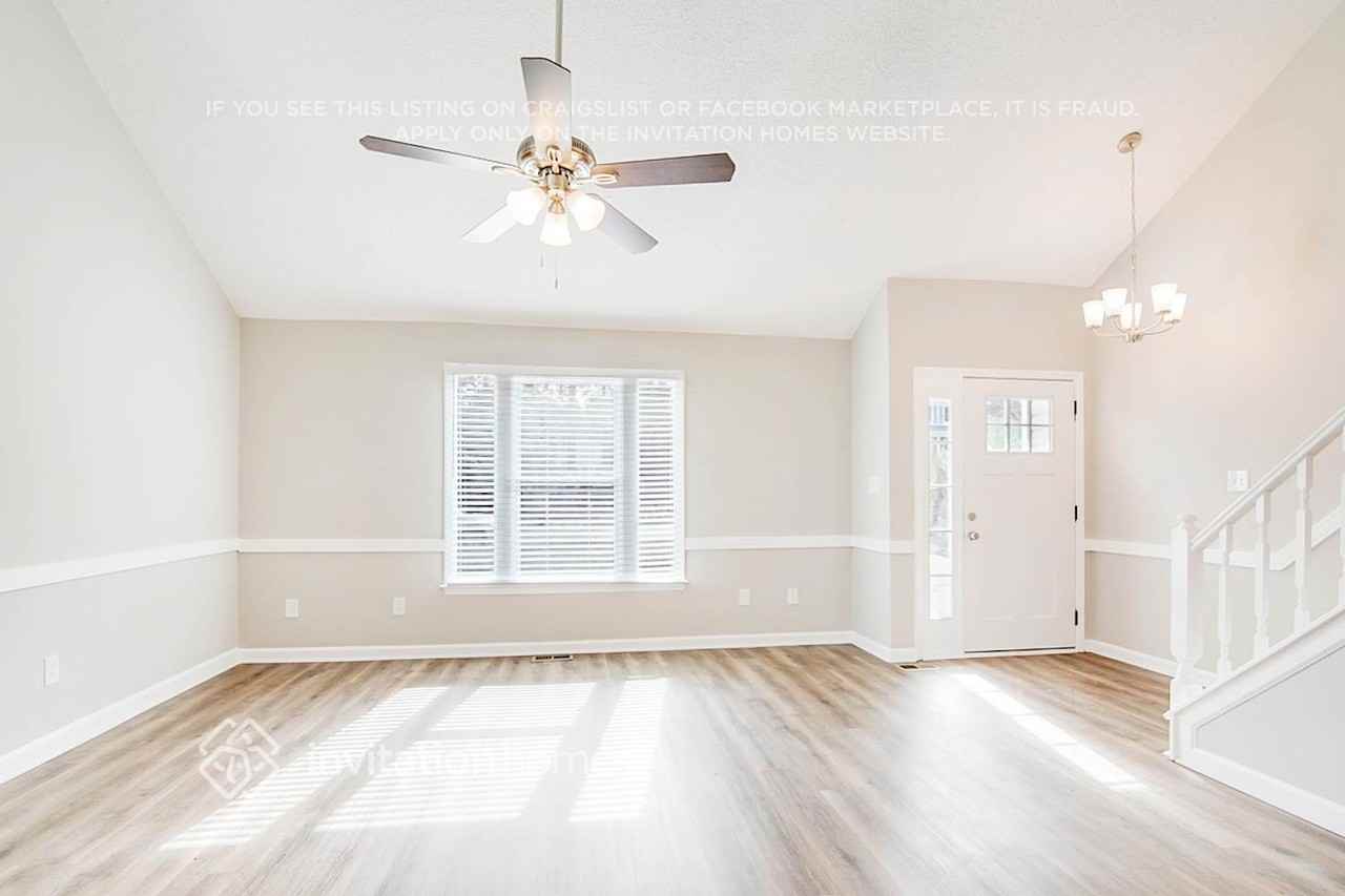 524 Bluestone Rd - Photo 4 of 24