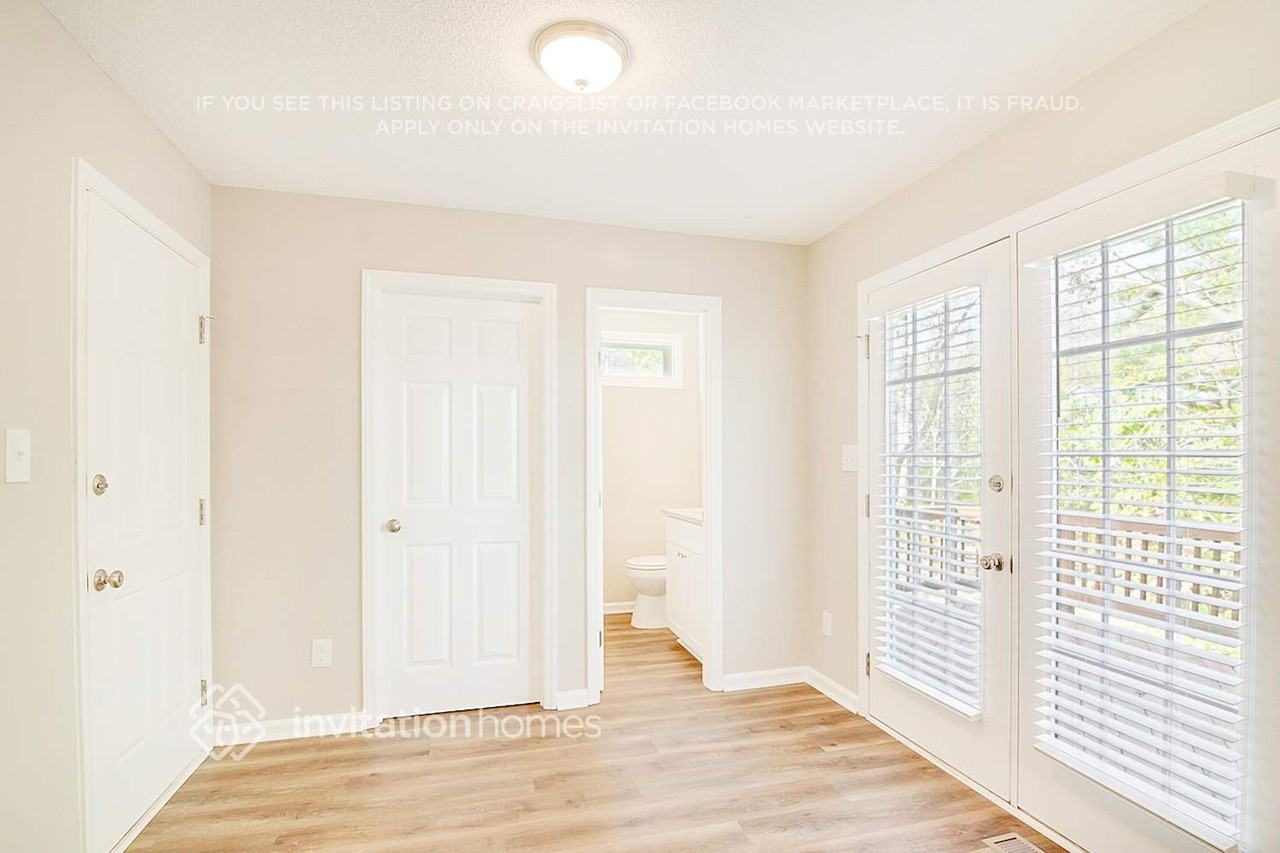 524 Bluestone Rd - Photo 6 of 19