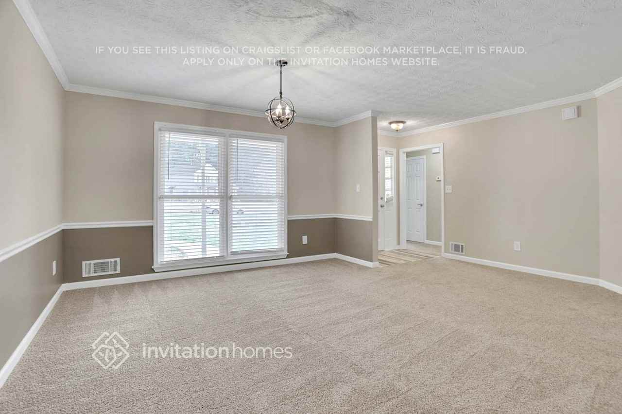 100 Bloomfield Dr - Photo 5 of 28