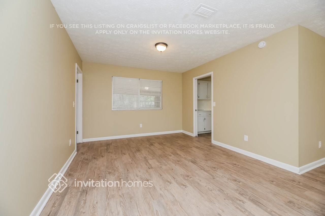 4408 Charter Point Blvd - Photo 5 of 17