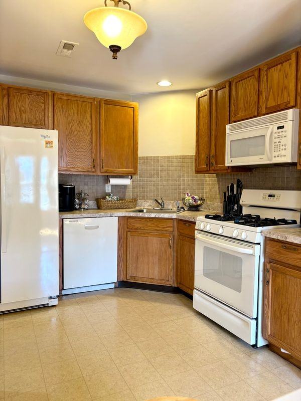 39 Rozalyn Ln - Photo 3 of 6