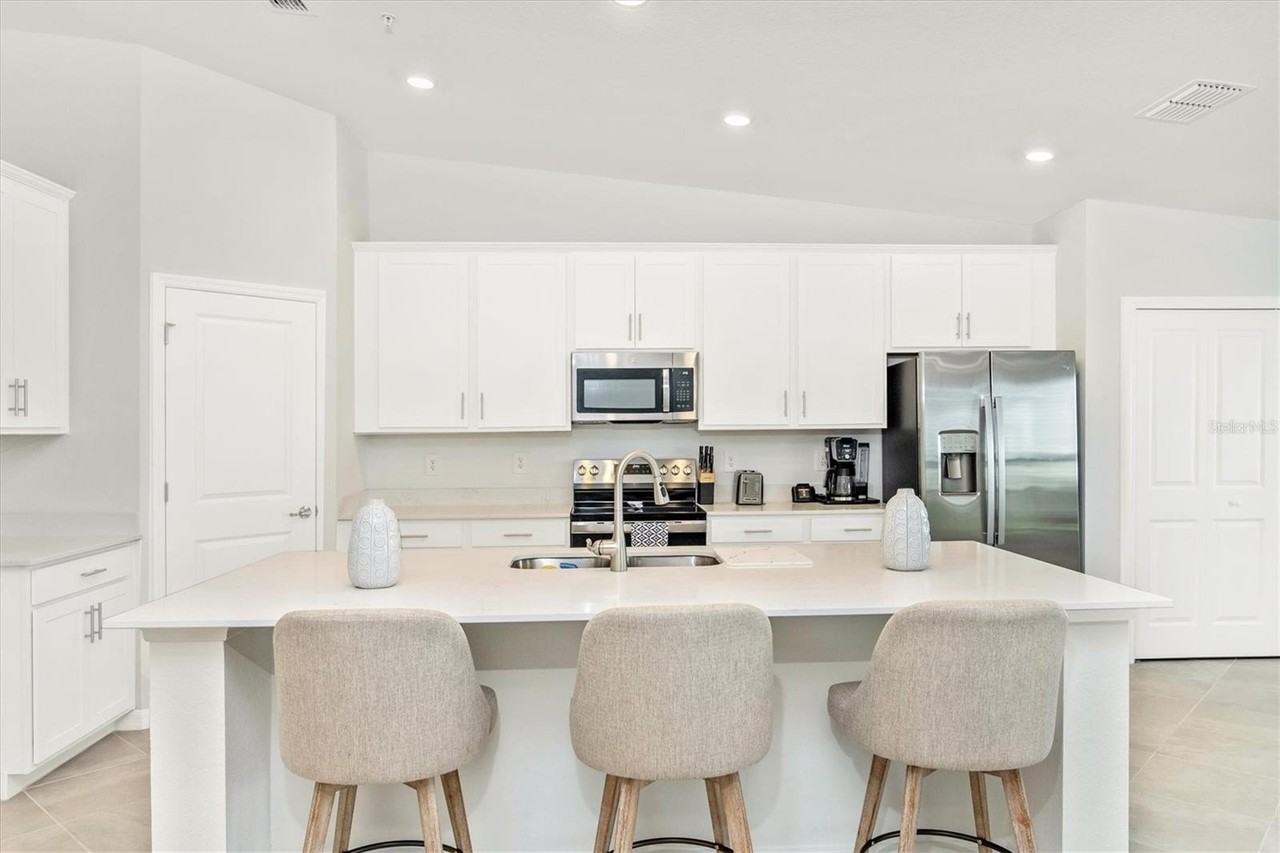 17505 Opal Sand Dr #206 - Photo 4 of 50