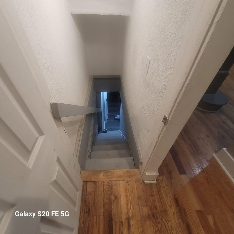 Oswego Ave - Photo 3 of 20