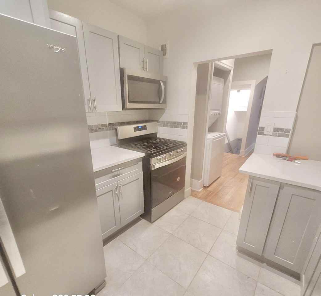 Oswego Ave - Photo 4 of 20