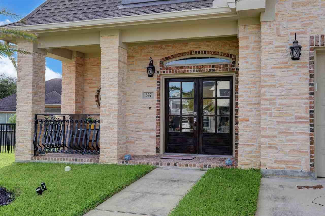 327 Twin Timbers Ln - Photo 4 of 33