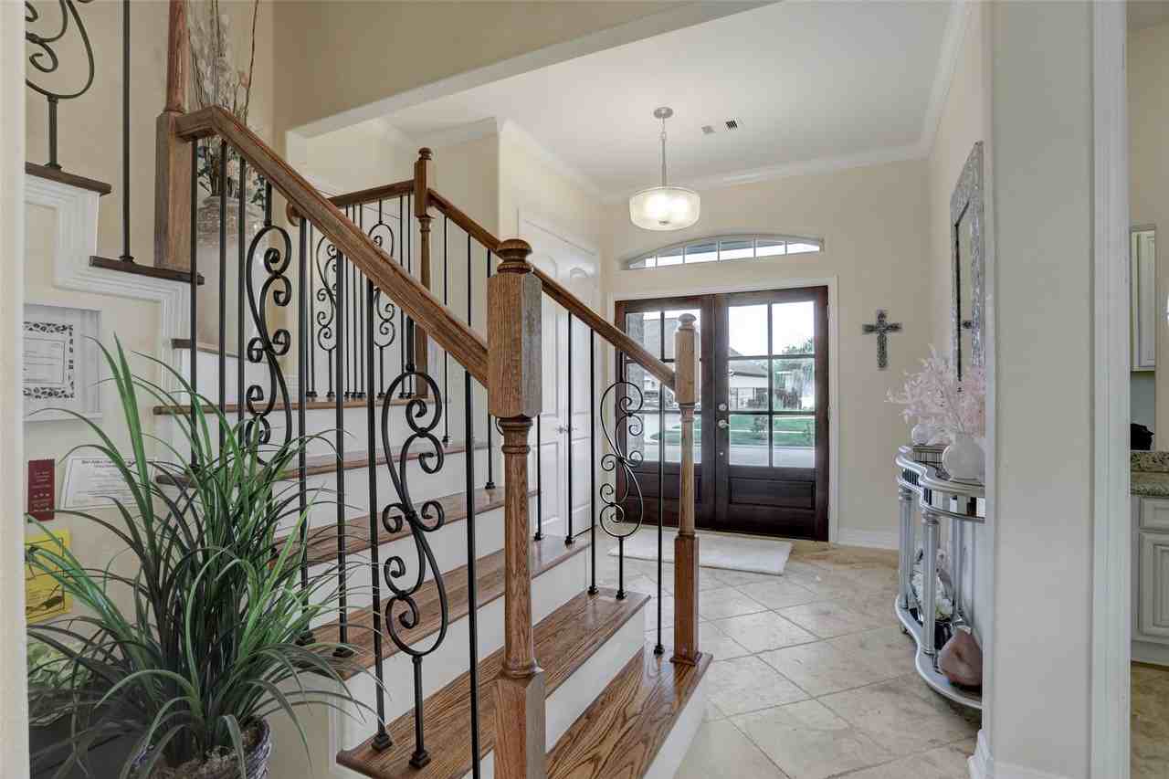 327 Twin Timbers Ln - Photo 5 of 33