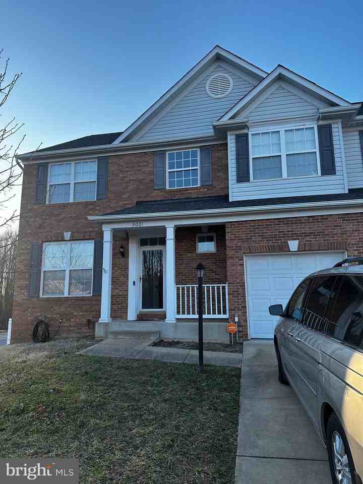 3001 Wildflower Dr - Photo 3 of 36