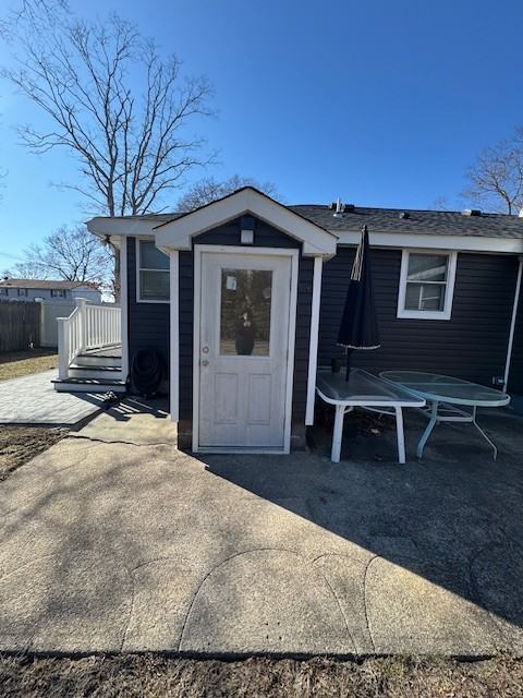 107 Phyllis Dr - Photo 2 of 11