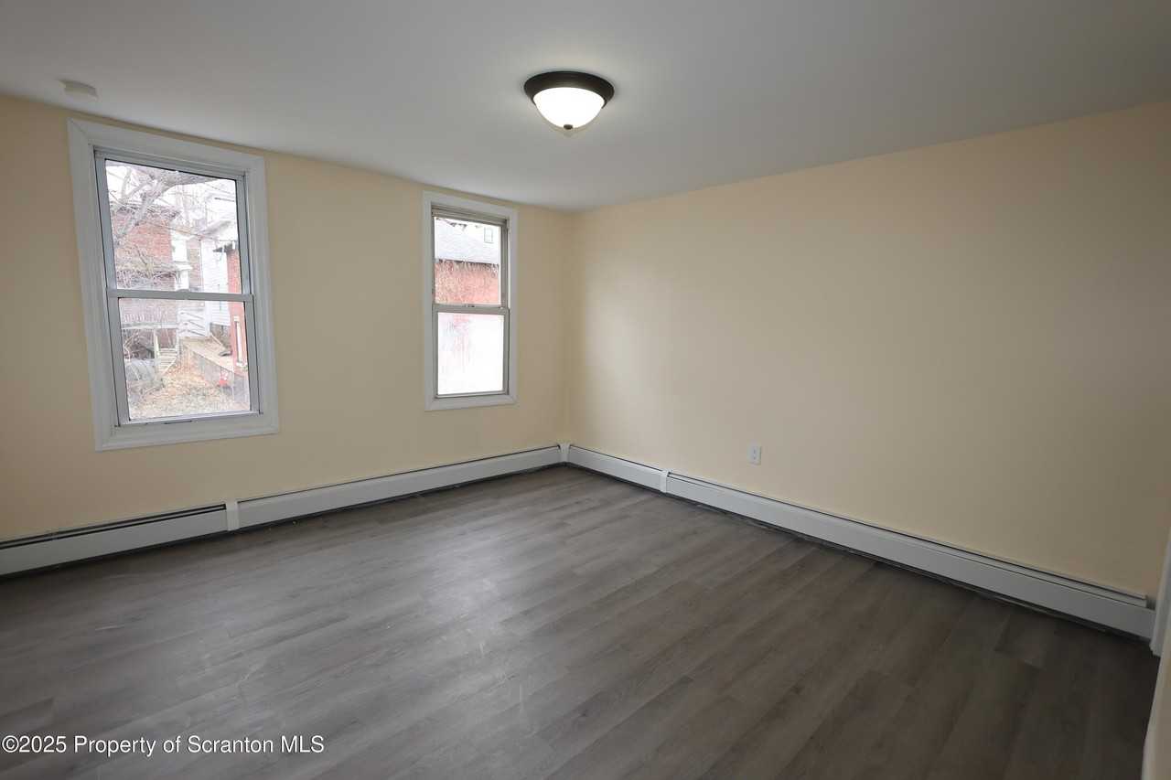 144 Madison Street - Photo 6 of 16