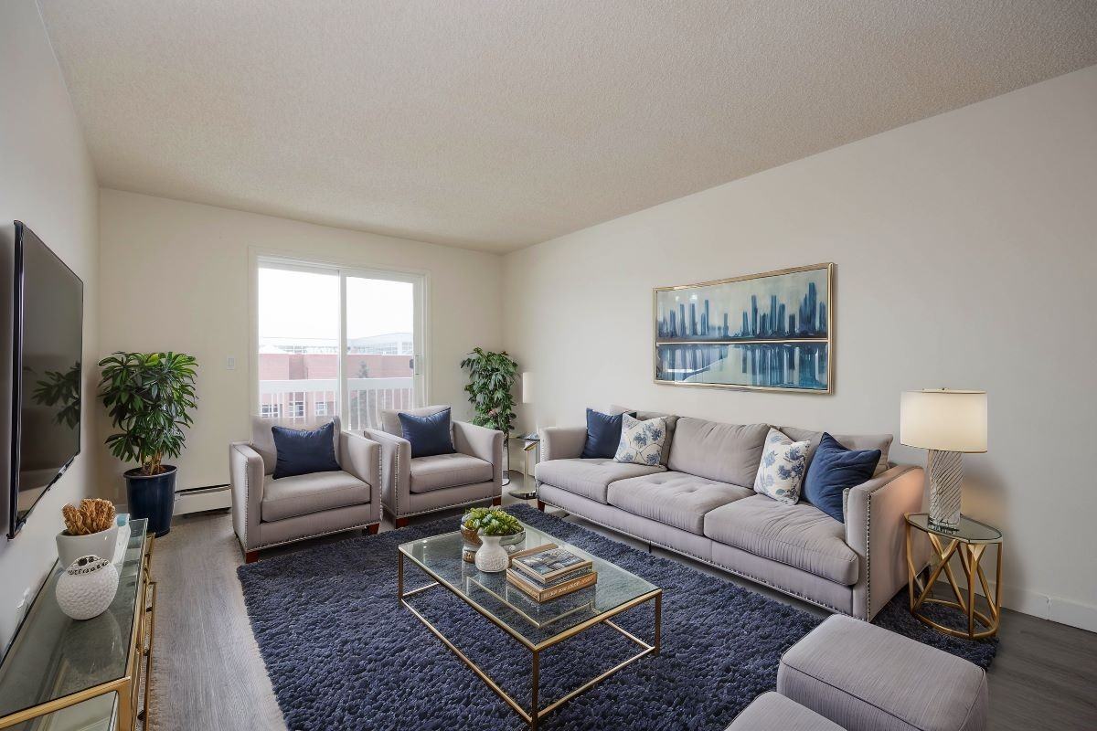 Chanteclair Apartments - Photo 3 of 8