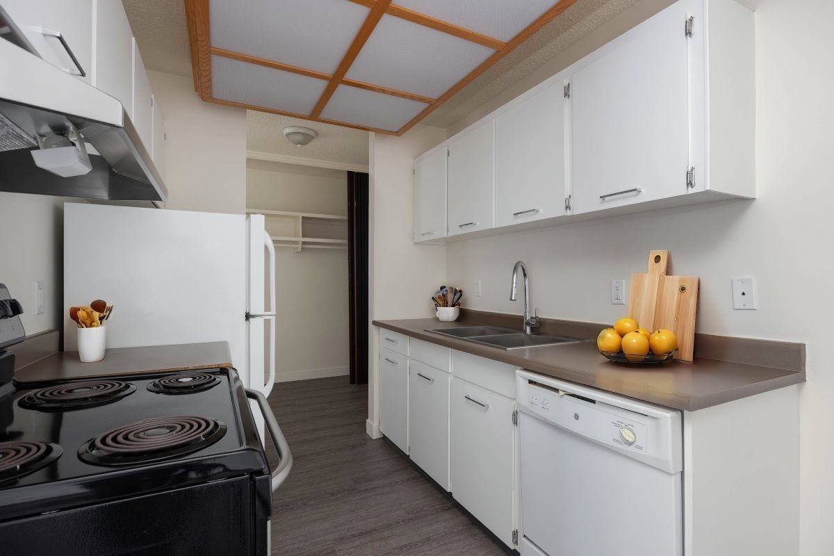 The Granada - Photo 3 of 7