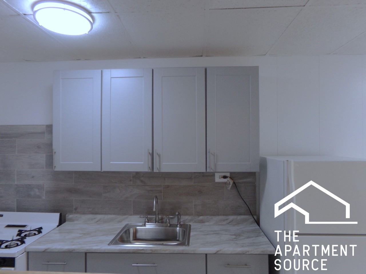 7600 N Greenview Ave #211 - Photo 3 of 9