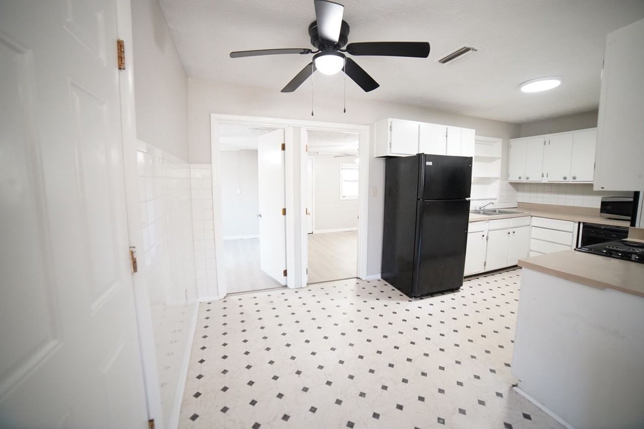 318 Meadowbrook Ln - Photo 7 of 28