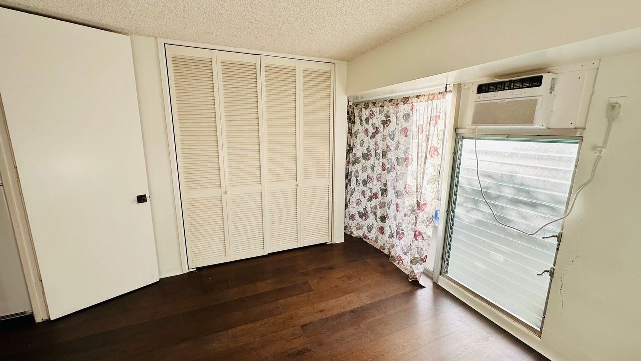 1516 Ward Ave - Photo 4 of 5