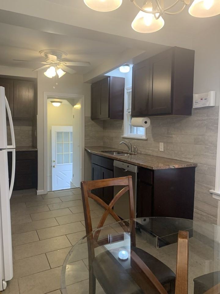 11836 W 130th St - Photo 3 of 24