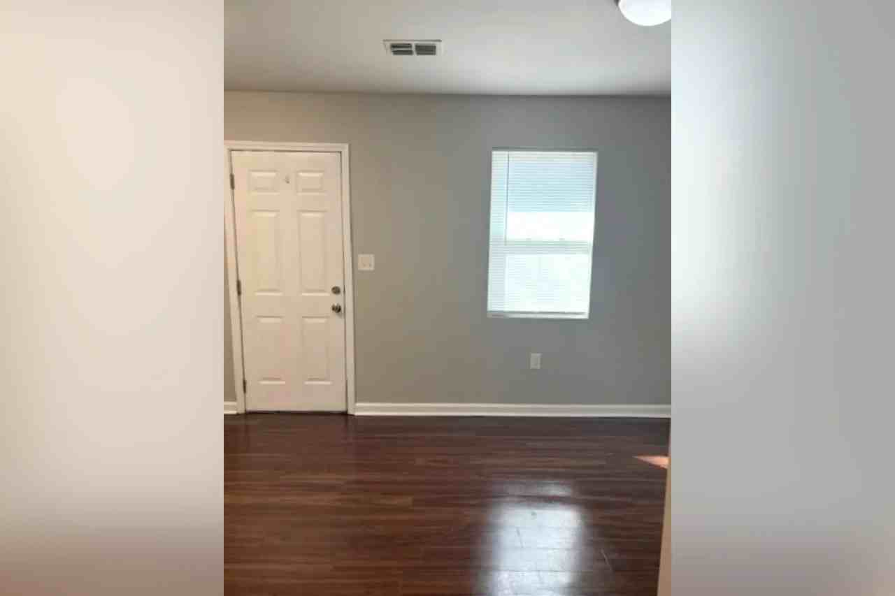 924 Mathews St Sw - Photo 3 of 17