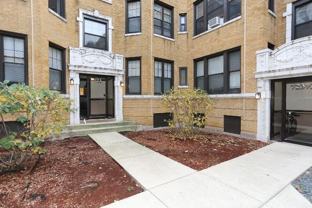 W Barry Ave #1B - Photo 1 of 1