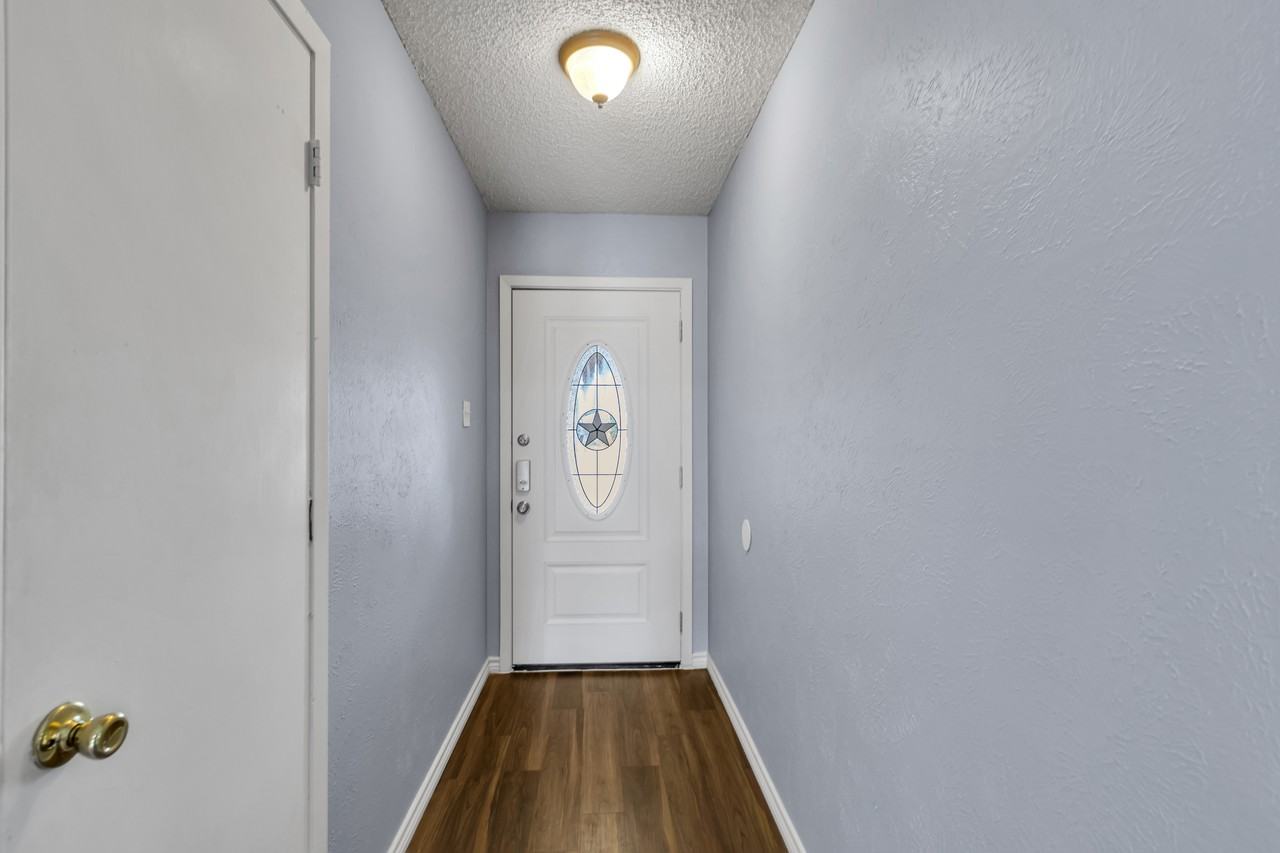 7221 Misty Meadow Dr S - Photo 3 of 30