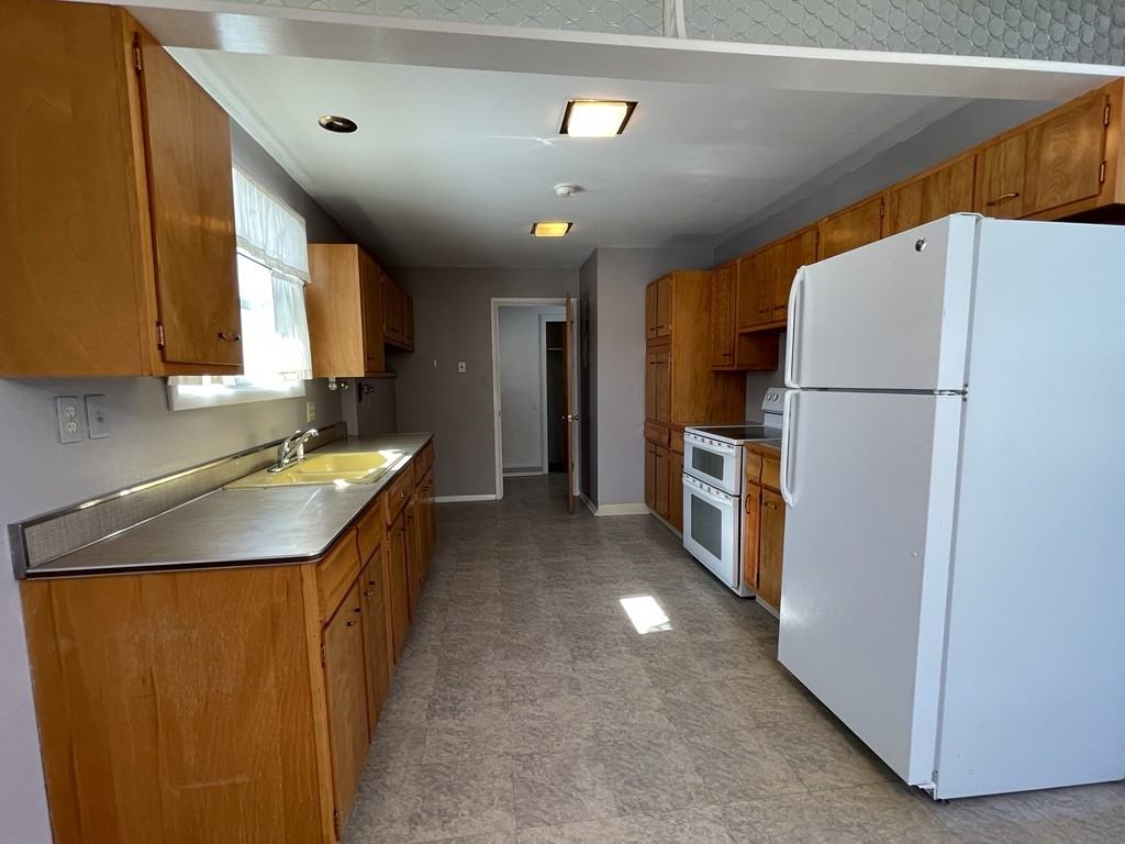 2202 Newton Ave - Photo 3 of 15