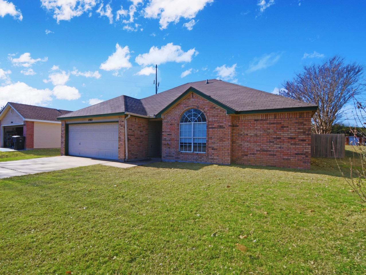 1502 Cedar Ln - Photo 3 of 21