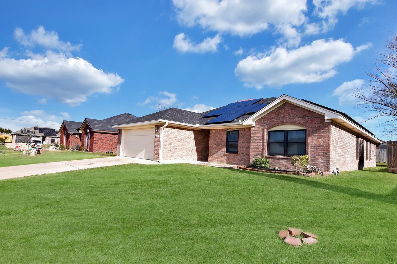4202 Capri Dr - Photo 3 of 20