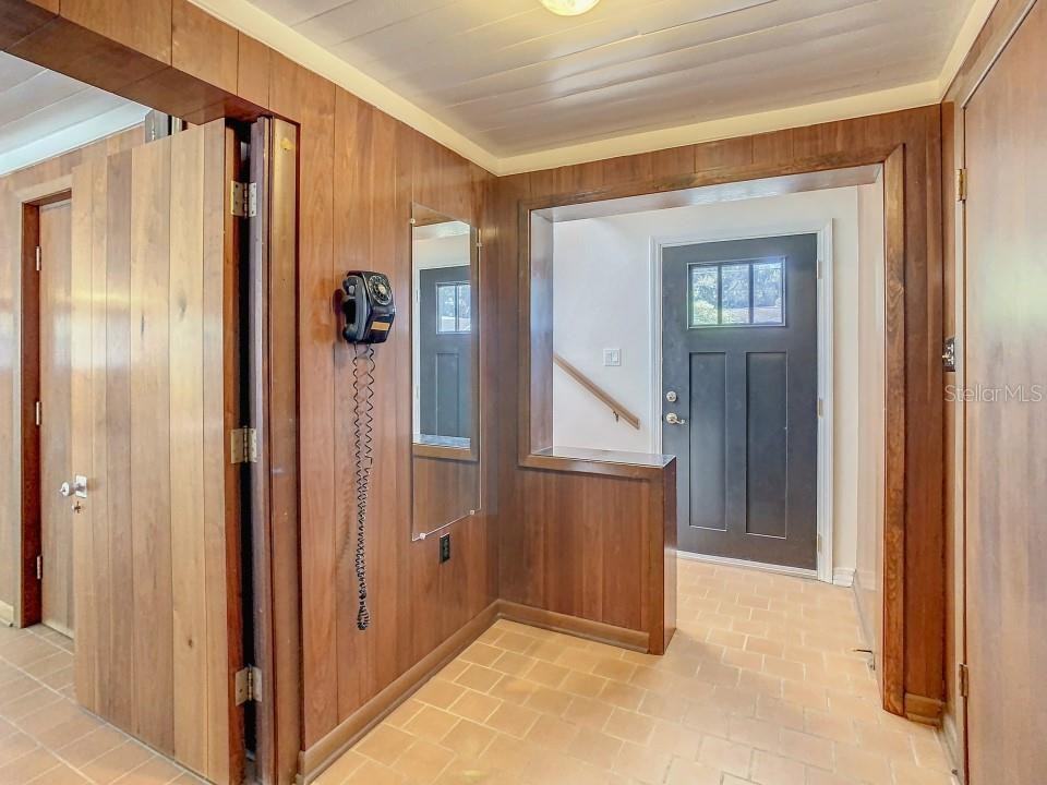 1003 W River Heights Ave - Photo 3 of 42