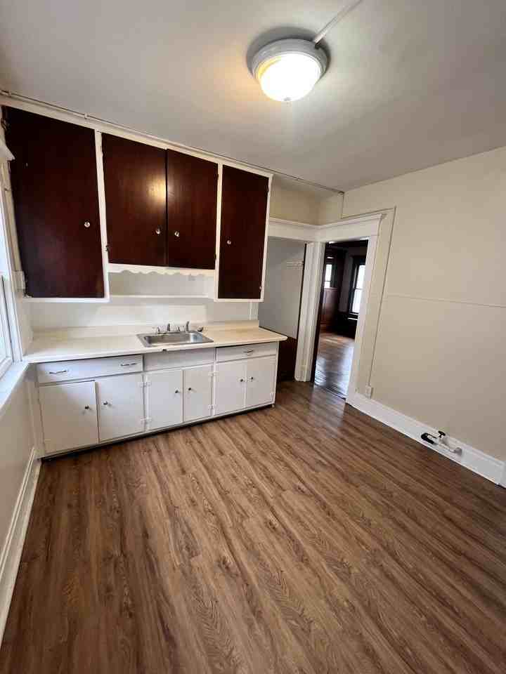 154 Minnesota Ave - Photo 3 of 15