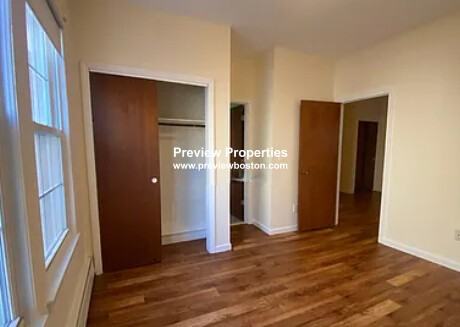 S Huntington Ave #3P - Photo 5 of 12