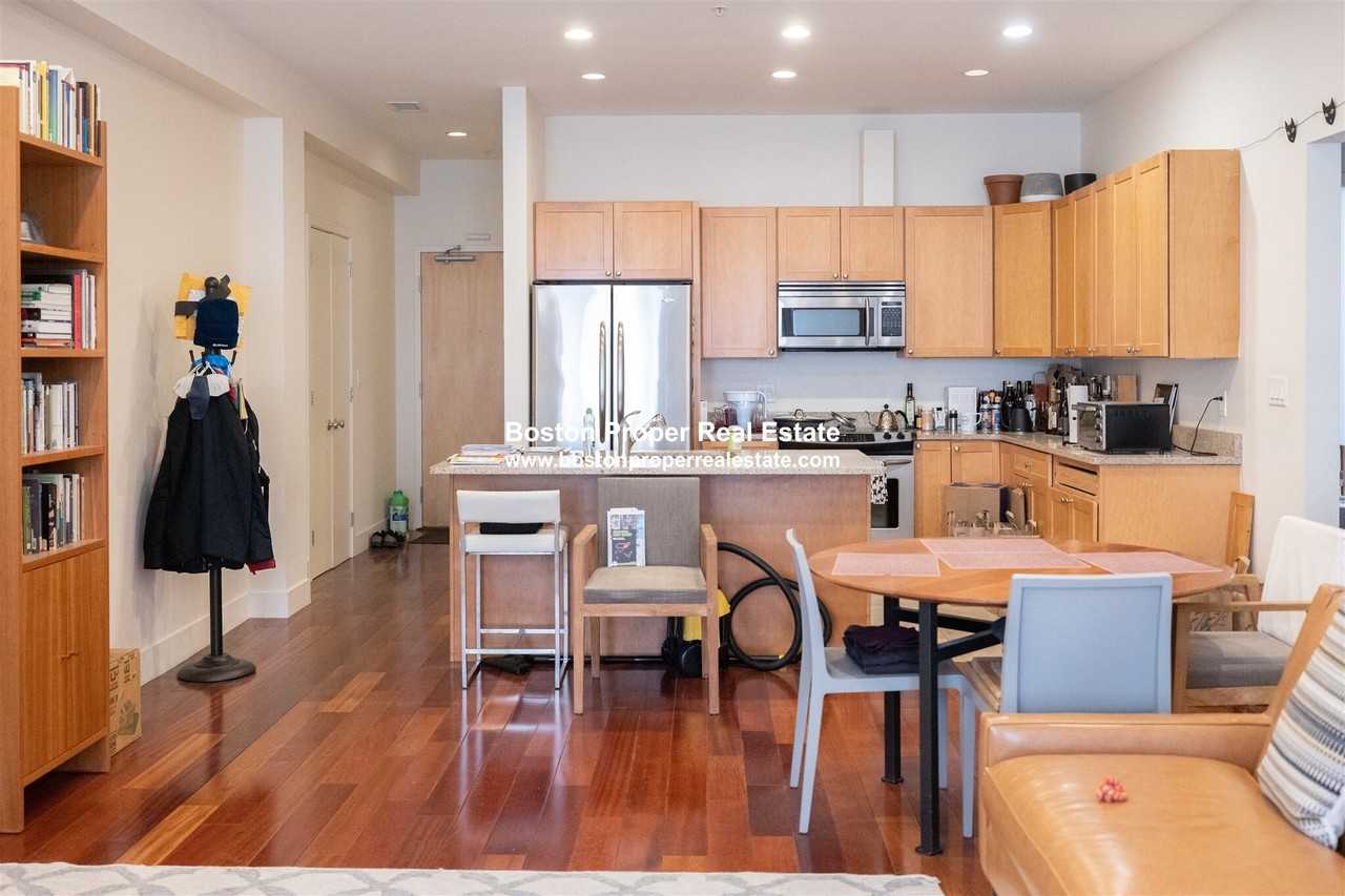 520 Harrison Ave #301