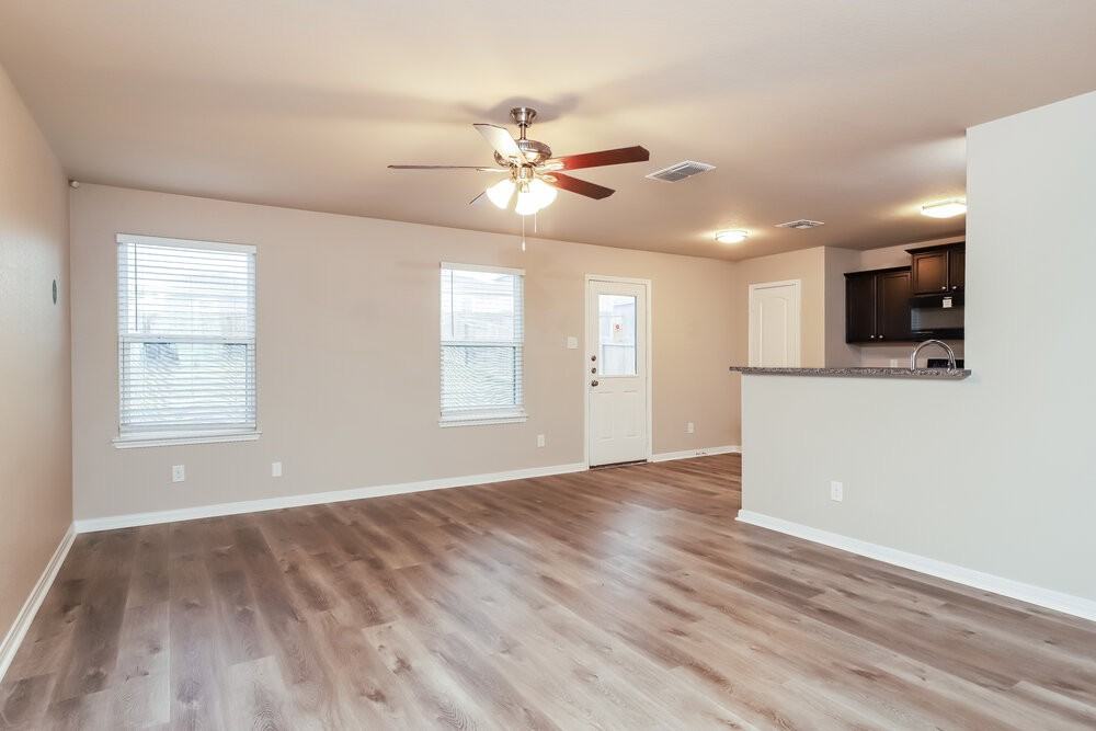 6427 Woodcliff Bnd - Photo 7 of 17