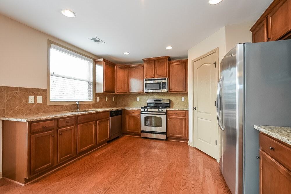 3065 Hampton Bay Cv - Photo 5 of 17