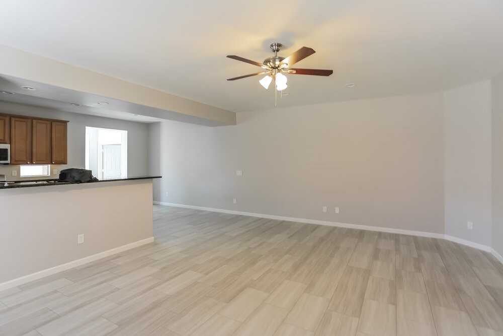 5439 W Fetlock Trl - Photo 4 of 16