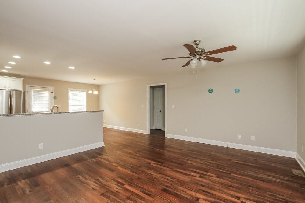 8286 Historic Hill Dr - Photo 4 of 16