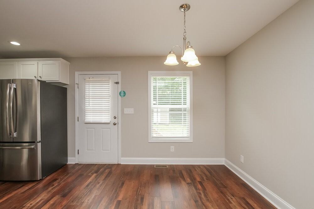8286 Historic Hill Dr - Photo 6 of 16