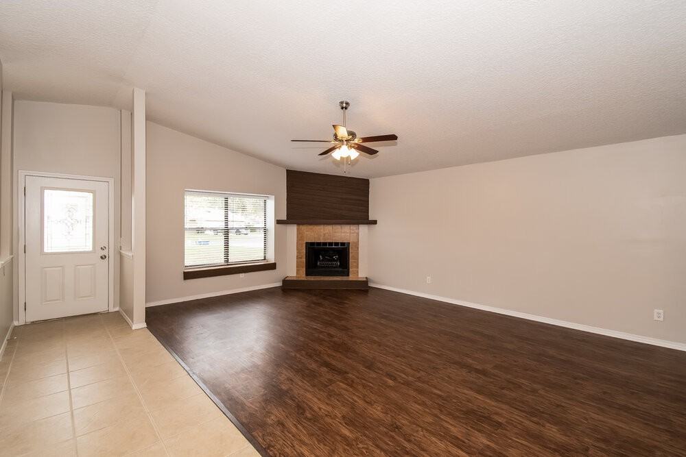 805 Elmwood St - Photo 3 of 14