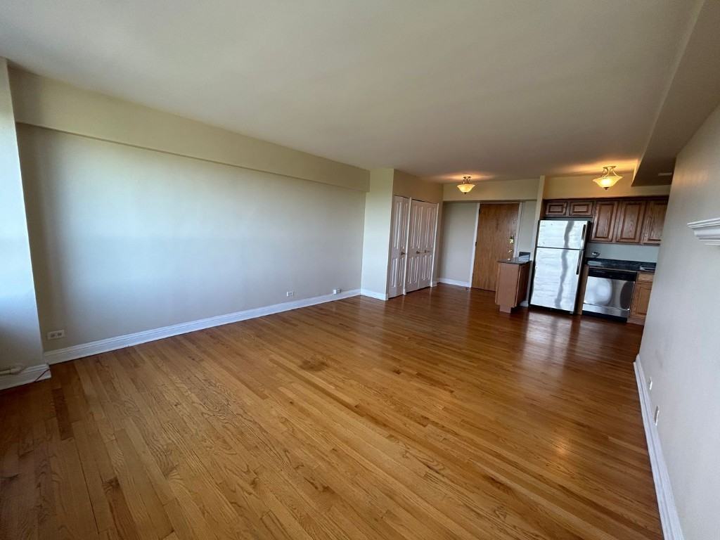 4180 N Marine Dr #907 - Photo 5 of 18