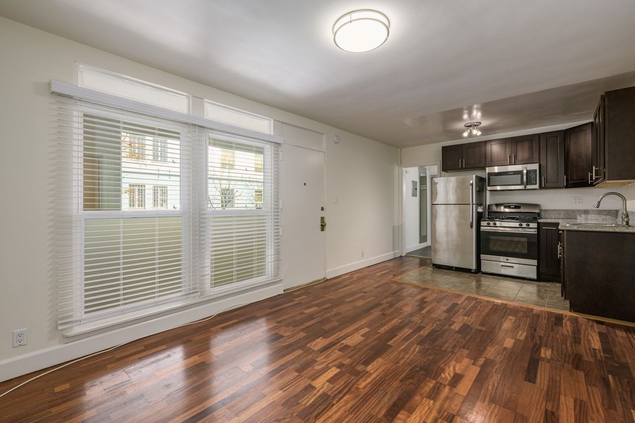 6871 Franklin Ave - Photo 5 of 29