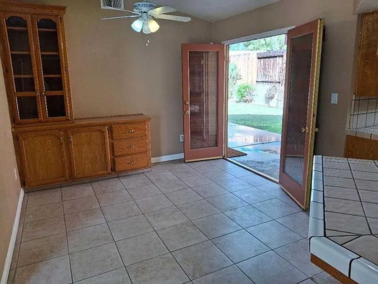 2812 Ravall St - Photo 2 of 8