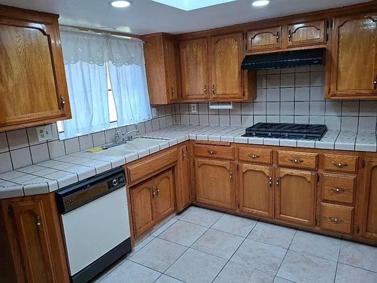 2812 Ravall St - Photo 3 of 8