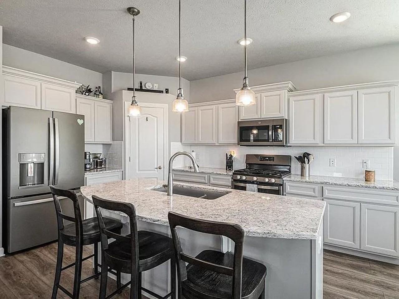 4606 N 180th Avenue Cir - Photo 3 of 14