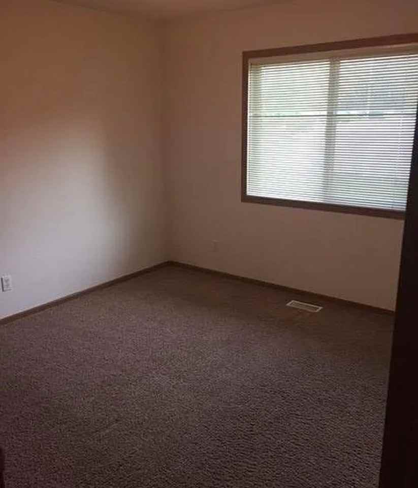 211 Federal St - Photo 3 of 19