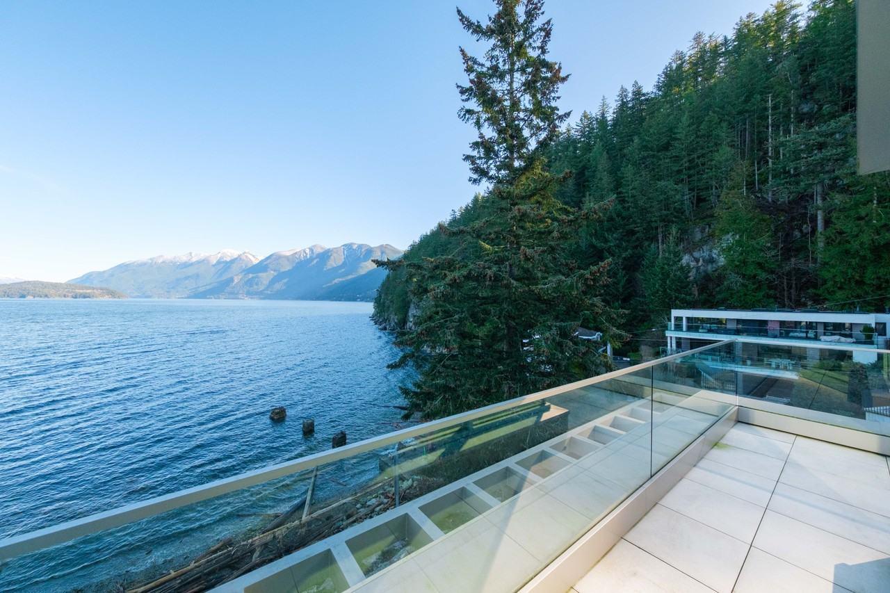 6911 Isleview Road - Photo 2 of 27