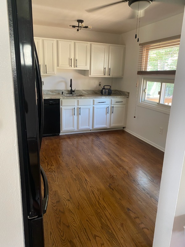 2217 Wintergreen Ave - Photo 3 of 12