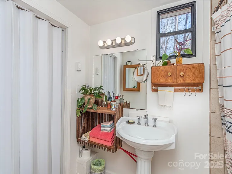 181 Kilgore Rd #B - Photo 6 of 8