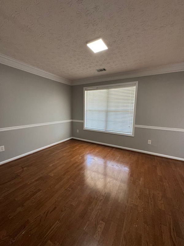 2262 Grassy Springs Court Northeast - Photo 4 of 18