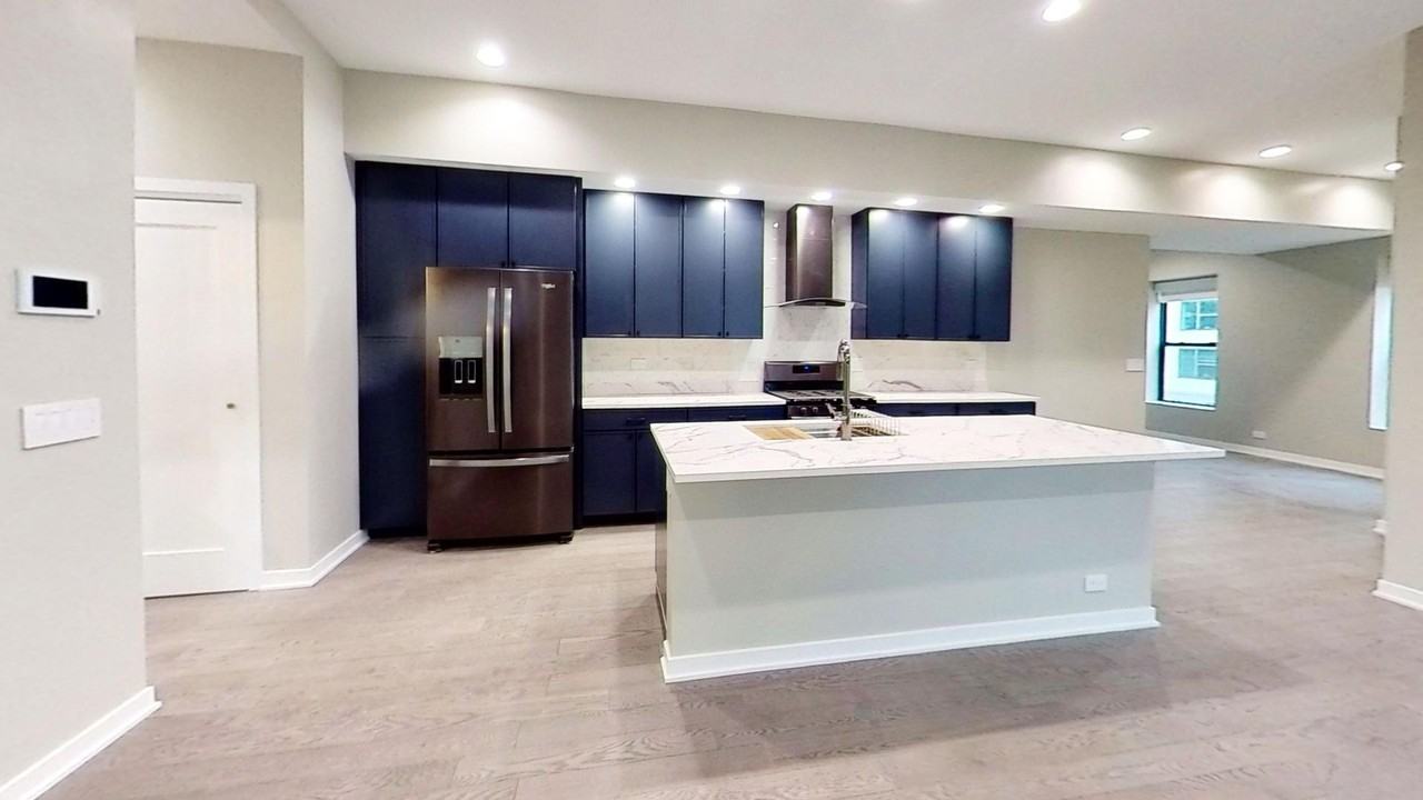 670 N. Clark - Photo 4 of 23