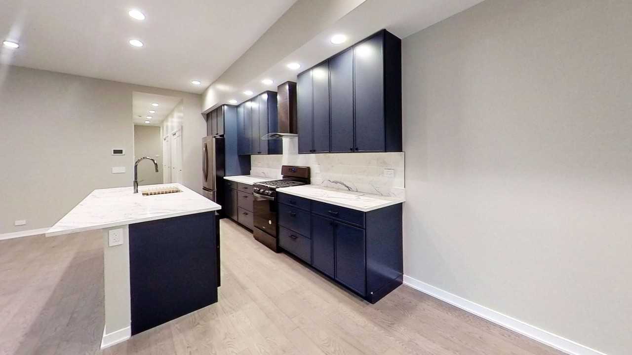 670 N. Clark - Photo 5 of 23